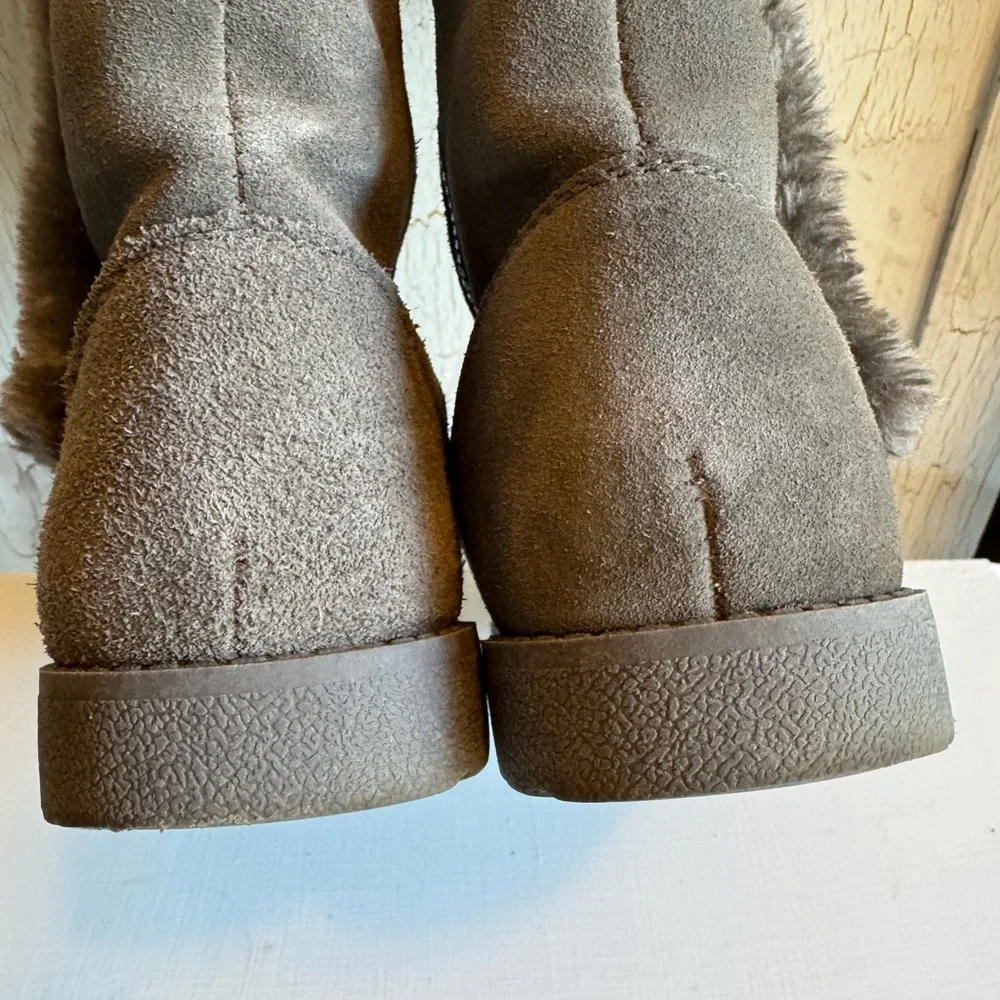 TARGET Suede Leather Faux Fur Trim Gray Winter Insulated Zipper Boots women sz 9
